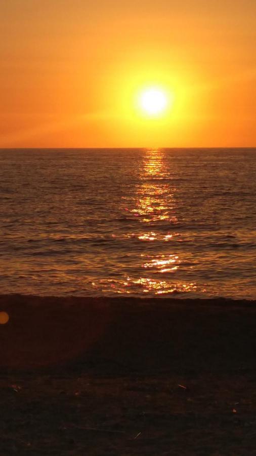 Tzanetos Seaside Villa Kyparissia Bagian luar foto