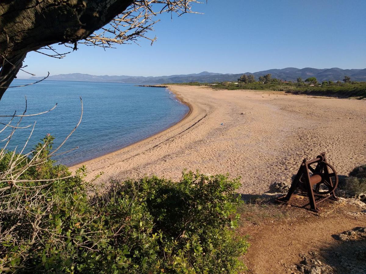 Tzanetos Seaside Villa Kyparissia Bagian luar foto